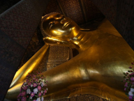 43 metrů dlouhá socha ležícího Budhy